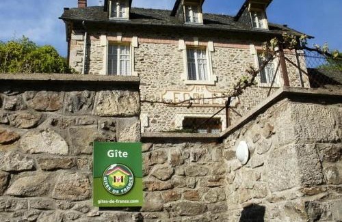 Laval-sur-Luzege Appartement | Gîte de France Gîte ecole 3 épis - Gîte de France 4 personnes MAE-6354
