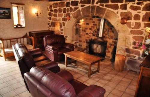 Louignac Appartement | Gîte de France La besse 2 épis - Gîte de France 6 personnes MAE-9144