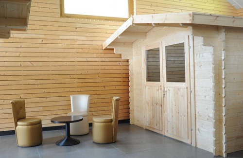 Aunay-sous-Auneau Cottage | Gîte de groupe décor de chalets bois Les Marmottes