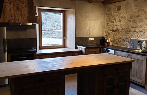 Rochejean Maison | Gîte de groupe "La Ferme" site naturel et protégé