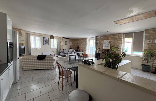 Genac-Bignac Maison | Gîte de l'hortensia, maison de campagne