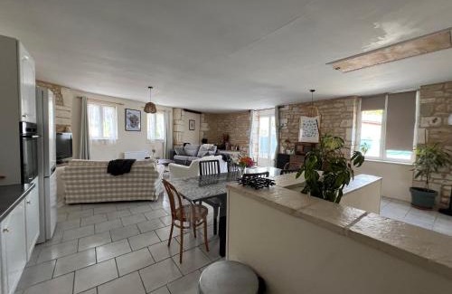 Genac-Bignac Maison | Gîte de l'hortensia-Charmante maison de campagne au calme