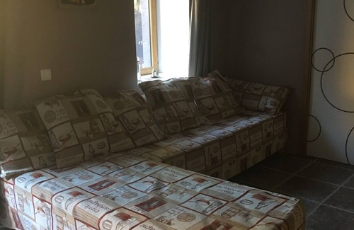 Saint-Diery Maison | Gîte de la Bichonette Accessible en Fauteuils. Animaux de Compagnie Acceptés