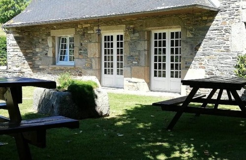 Sainte-Seve Maison | Gîte de la Fontaine Blanche 14 personnes