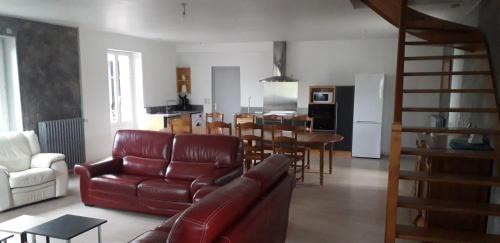 Val-du-Layon Maison | Gîte de la Poilane - Maison avec piscine & vue sur vignes, proche Angers