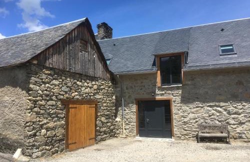 Sailhan Chalet De Ski | Gîte de montagne Le Lustou