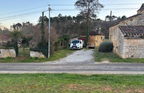 Les Junies Maison | Gîte de Raynal