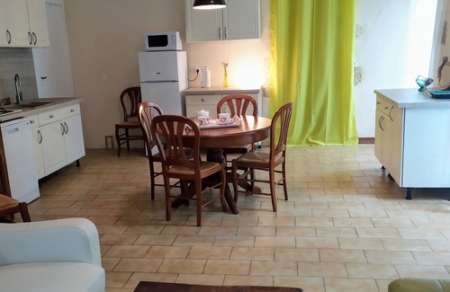 Saint-Puy Maison | Gîte de Terre Blanche, maison de campagne 10 personnes