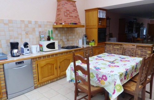 Rocroi Maison | GÎTE DE VIEILLE MAISON ROUGE