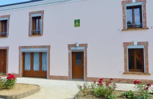 Rocroi Maison | GÎTE DE VIEILLE MAISON ROUGE