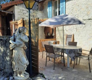 Murs-et-Gelignieux Appartement | gîte des 2 Lions