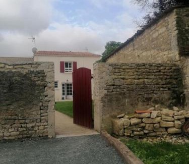 Saint-Medard-d'Aunis Maison | Gîte des Abeilles