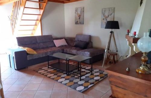 Saint-Clement-de-Regnat Maison | Gîte des Billaudes