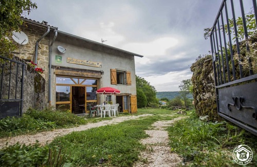 Nivollet-Montgriffon Maison | Gîte des Hirondelles - NIVOLLET-MONTGRIFFON