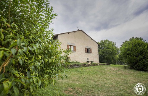 Nivollet-Montgriffon Maison | Gîte des Hirondelles - NIVOLLET-MONTGRIFFON