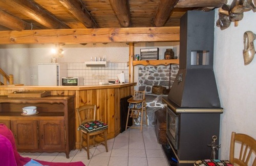 Peyre-en-Aubrac Maison | Le gîte des Jonquilles 6/8 personnes