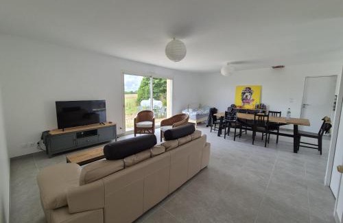 Mesanger Maison | gîte des Maraires