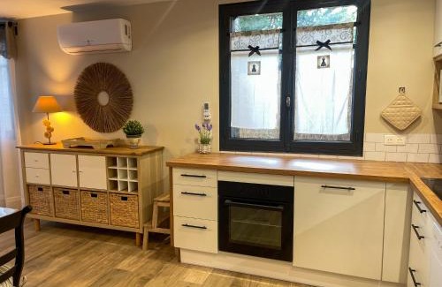 Pouzilhac Maison | Gîte des Papillons & Brocante