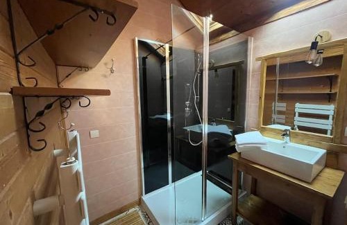 Saint-Hostien Maison | Gîte des Trioules pour 8 personnes