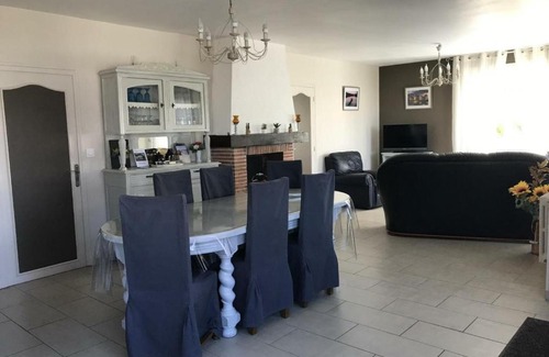 Dhuizon Maison | Gîte Dhuizon, 4 pièces, 6 personnes - FR-1-491-204