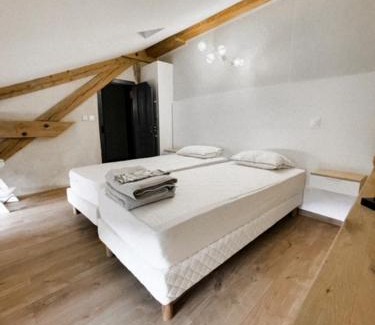Val-Revermont Maison | Gîte du Château de Treffort