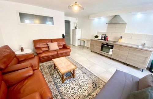Serres Appartement | Gîte du Claret en plein cœur de Serres Wi-Fi