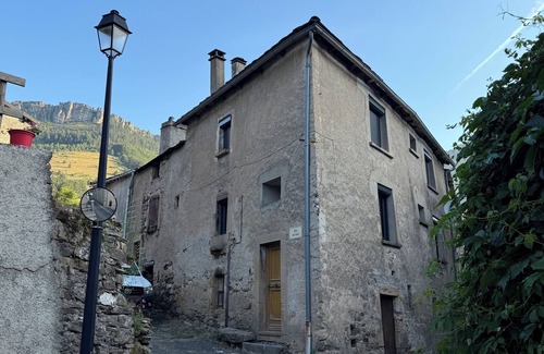 Fraissinet-de-Fourques Maison | Gîte du vieux four 1 to 4 people in Fraissinet de Fourques.