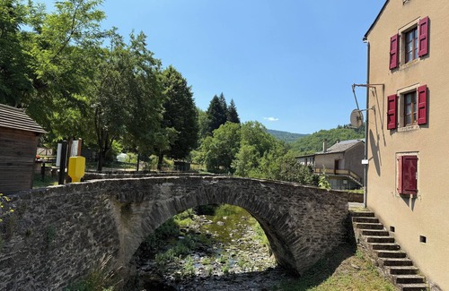 Fraissinet-de-Fourques Maison | Gîte du vieux four 1 to 4 people in Fraissinet de Fourques.