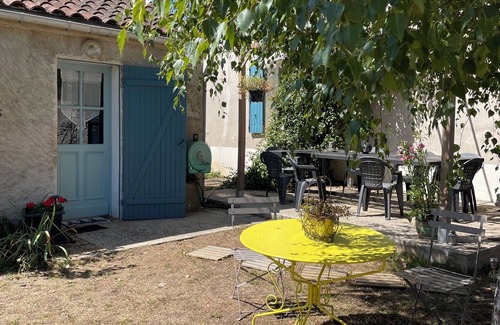 Saint-Priest-Bramefant Appartement | Gîte du Ruisseau