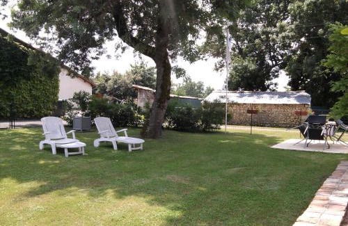 Montlieu la Garde Maison | Gîte du grand Chêne