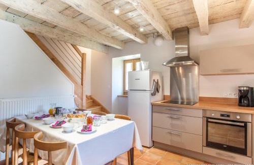 Saint-Jean-de-la-Porte Maison | GÎTE DU PORCHE