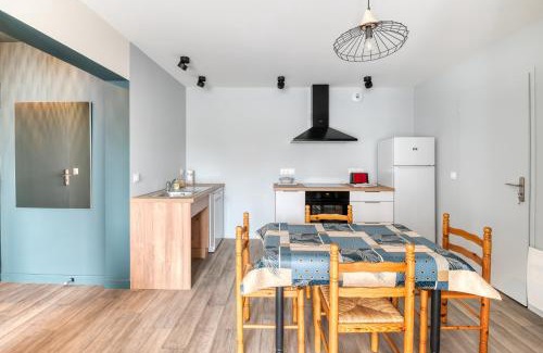 Montreuil-Bellay Appartement | Gîte du Thouet - Appt avec piscine partagée