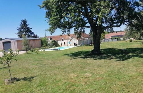 Villeloin-Coulange Maison | Gîte Ecureuil avec piscine 4-6 personnes