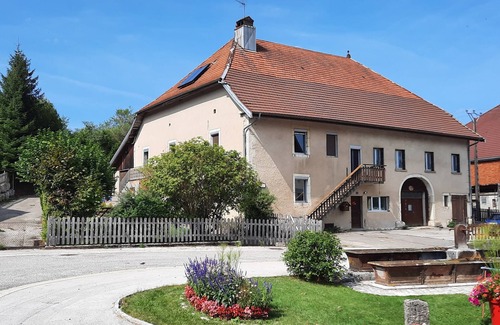 Bonnevaux Appartement | Gîte Entièrement Refait Dans une Ferme Comtoise au Milieu de la Nature