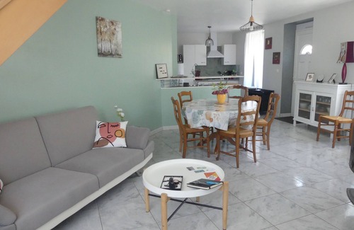 Noyant-la-Plaine Maison | Gîte Entre La Maine et La Loire, animaux acceptés.