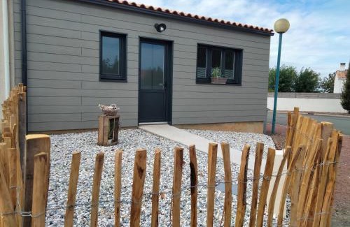 Champagne-les-Marais Appartement | gîte "entre terre et mer "climatisé à proximité de la Rochelle et des côtes vendéennes !
