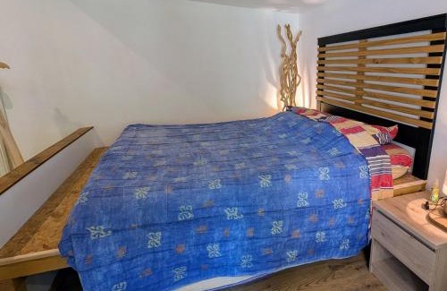 Coulevon Maison | Gîte entre ville et campagne, Wi-Fi gratuit, sur circuit des peintres - FR-1-583-502