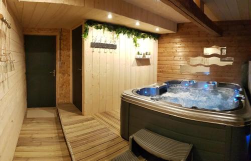 Vellerot-les-Vercel Maison | Gîte et SPA Chez Jules