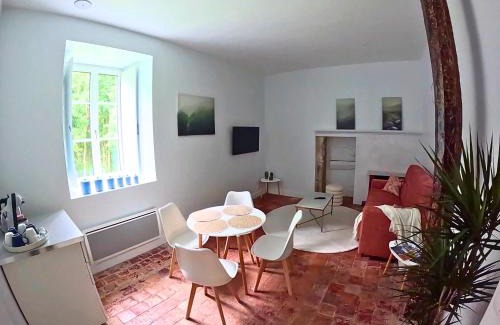 Magny Appartement | Gîte Eugène Süe - cuisine fermée