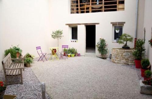 Laneuveville-devant-Bayon Maison | Gîte familial près de Nancy avec grand jardin, spa, salle de jeux, et équipements pêche - FR-1-584-15