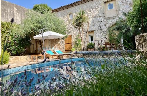 Saint-Genies-de-Malgoires Maison | Gîte familial 6 personnes climatisé, piscine partagée chauffée, proche Nîmes, Uzès, Pont du Gard, Cévennes