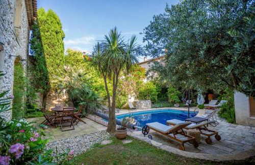 Saint-Genies-de-Malgoires Maison | Gîte familial 6 personnes climatisé, piscine partagée chauffée, proche Nîmes, Uzès, Pont du Gard, Cévennes