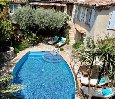 Saint-Genies-de-Malgoires Maison | Gîte familial 6 personnes climatisé, piscine partagée chauffée, proche Nîmes, Uzès, Pont du Gard, Cévennes