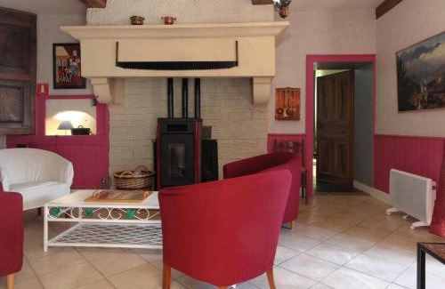 Anchenoncourt-et-Chazel Maison | Gîte familial 6 pers avec billard et salle de jeux - FR-1-583-488