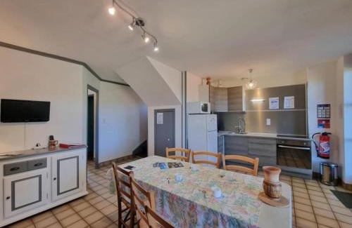 Saint-Andre-dʼApchon Maison | Gîte familial avec dortoir, proche parc à St-André-d'Apchon - FR-1-496-365