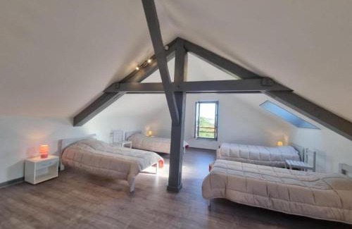 Saint-Andre-dʼApchon Maison | Gîte familial avec dortoir, proche parc à St-André-d'Apchon - FR-1-496-365