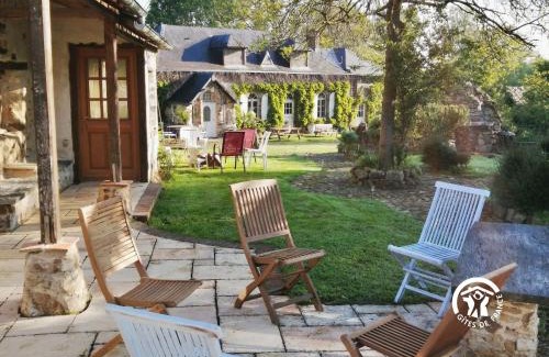 Gennes-sur-Glaize Maison | Gîte familial avec piscine couverte, animaux et grand jardin, tout inclus, jusqu'à 11 pers - FR-1-600-234