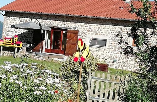 Roche-en-Regnier Maison | Gîte familial avec équipement bébé, terrasse et jardin clos à Roche-en-Régnier - FR-1-582-192