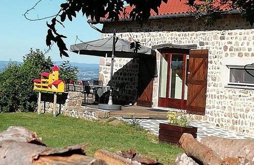 Roche-en-Regnier Maison | Gîte familial avec équipement bébé, terrasse et jardin clos à Roche-en-Régnier - FR-1-582-192
