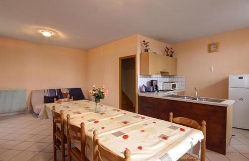 La Chambonie Maison | Gîte familial avec jardin clos, idéal pour randonnées et escapades nature, animaux acceptés - FR-1-496-196